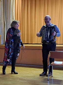 Överstinnan och prästen