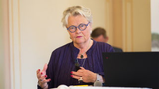 Eva Eriksson recenserar den politiska pensionsdebatten i SVT