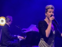 "Enkel vacker öm" - lunchkonsert tema Monica Z