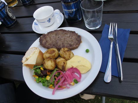 Kättilstad, Kulterna