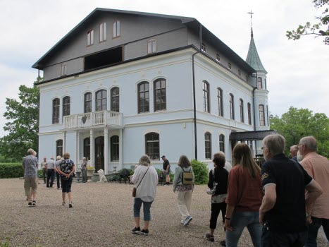 Mot slottet