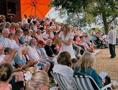 Allsång i Åbybergsparken 6, 13 och 20 juli kl 18:00