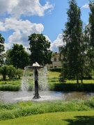 Tips! Musikunderhållning och allsång med Rickard Broberg 24 juni 14.00 i Säfstaholms slottspark