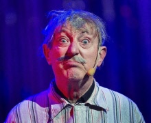 Måndagen den 20 april, klockan 13.30 har vi månadsmöte i Församlingshemmet