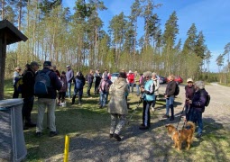 Rekordmånga seniorer på vandring i Vislanda