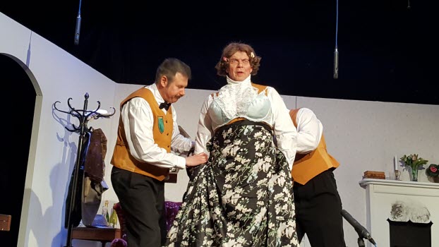 Charleys tant, teater i Vadsbro