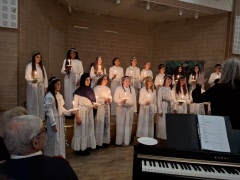 Månadsmöte med Lucia och julmusik