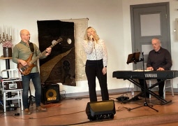 Trio underhöll med jazz, visor och schlager
