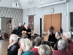 Välkomna till månadsmötet i april !