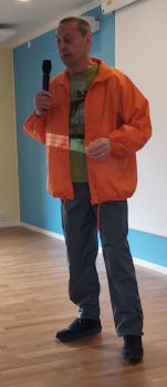 230424 Månadsmöte med mannekänguppvisning.