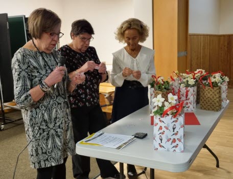 211213 Månadsmöte med vår egen Allsångskör