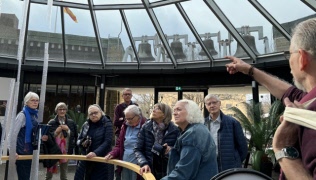 Givande studiebesök i Uppenbarelsekyrkan