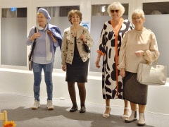 Referat från modevisning och Skörderesa till Karlslund