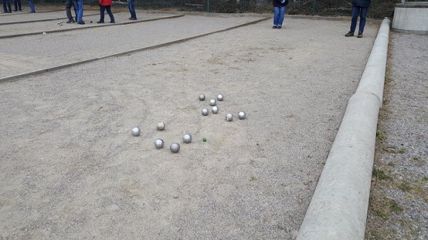 210413 Vårstart boule utomhus på IK Tuns banor.