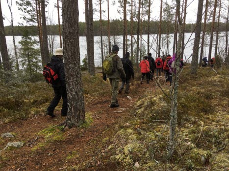220408 Vandring runt sjön Skiren.