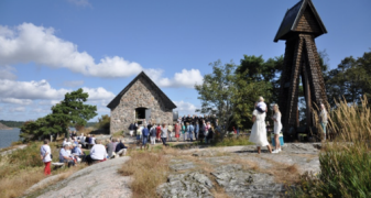 Med båt från Arkösund till Capella Ecumenica -              13 augusti