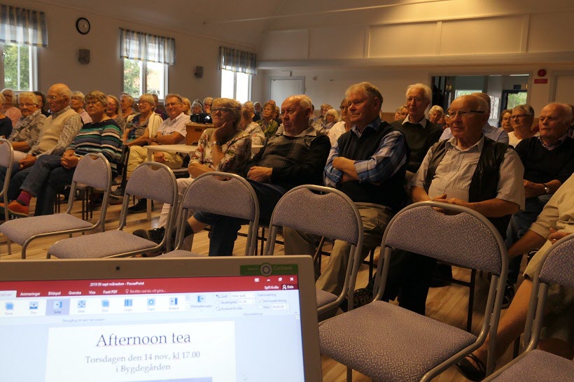 Publiken lyssnade med intresse på förslaget om "Afternoon tea"