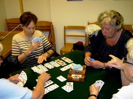 2012. Kortspel