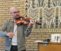 Jo doktorn, det var en sak till.........