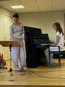 Charlie Sköld och Linnéa Rudolf från Kulturskolan