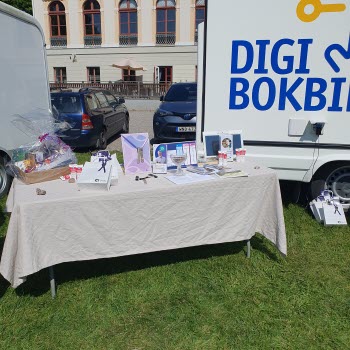 Från säker@digitalt Säfstaholms slottspark