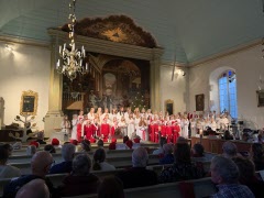 Luciatåg i kyrkan