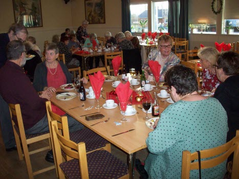 Samling kring borden