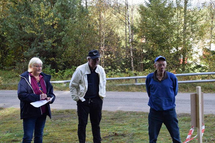 Gunilla, Lars-Göran och Tage slog sina kloka huvuden ihop för att lösa en fråga.