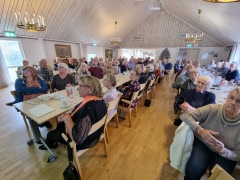 KROPPKAKOR MED LINGONSYLT OCH TALRIKT OM TRAFIKSKYLT 20251013