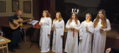 Gröt fest med Gun-Britts Luciatåg