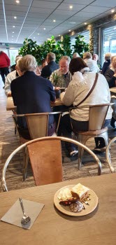 Eftermiddagskaffe vid våtsjön