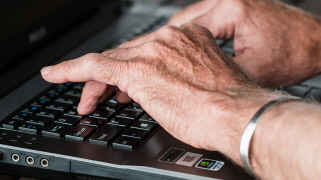 Ring Digitalidag och få hjälp med frågor av digital karaktär
