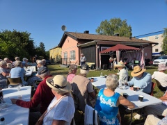 Korvgrill i Rosa Husets trädgård torsdagen den 30 juli!