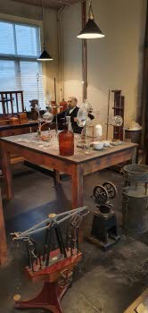 Alfred Nobel i laboratoriet 