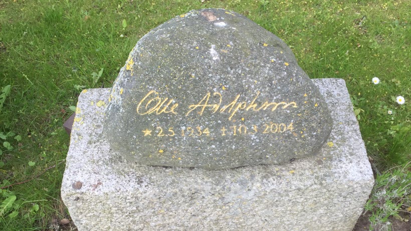 Olle Adolphssons gravsten