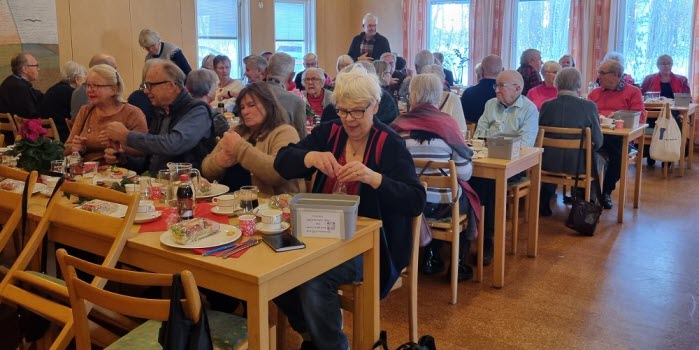 231204 Månadsmöte, Allsångs kören.