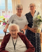 Uppvaktning av vår hedersmedlem Margit 106 år