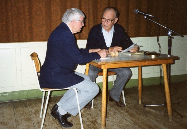 Bertil Karlsson, ordförande och Ernst Johansson, sekreterare, årsmötet 199102