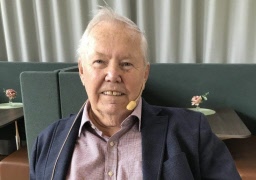 11 mars ändat program till Bert Karlsson kåserar