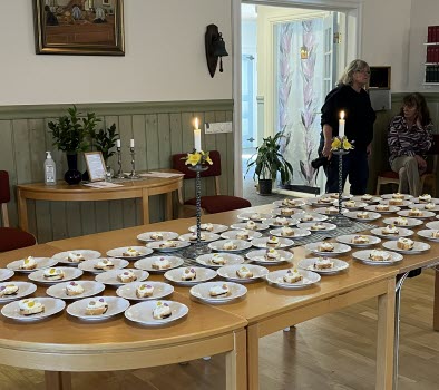 Månadsmöte med vårbuffé