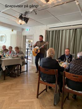 Anders Emanuelsson sjunger snapsvisor